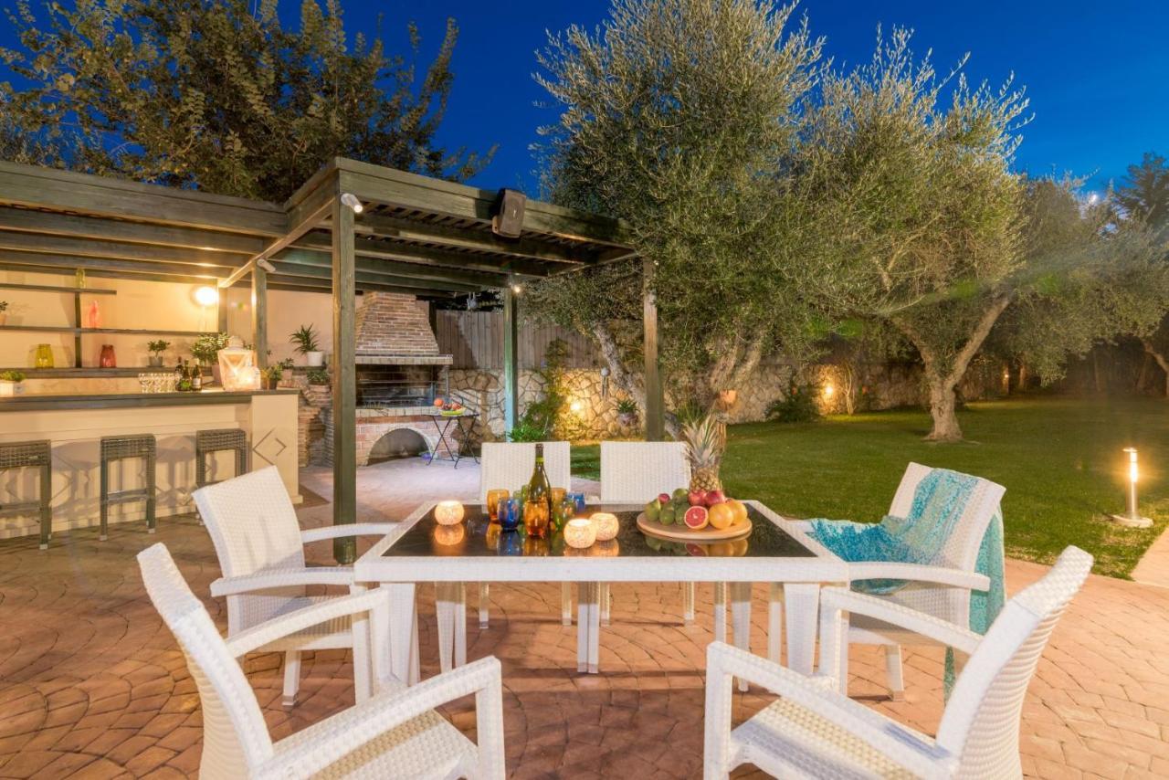 Villa Astarte - Istar With Tennis Court
